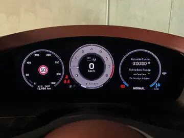 PORSCHE Panamera GTS   Burmester   Hinterachslenkung