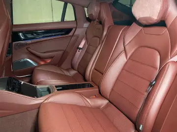 PORSCHE Panamera GTS   Burmester   Hinterachslenkung