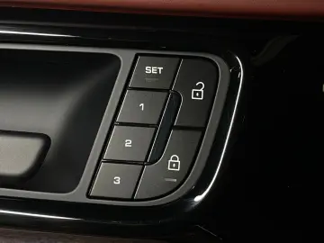 PORSCHE Panamera GTS   Burmester   Hinterachslenkung