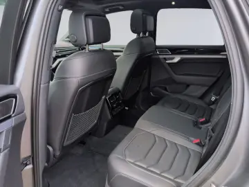 VW Touareg R-Line V6 TDI
