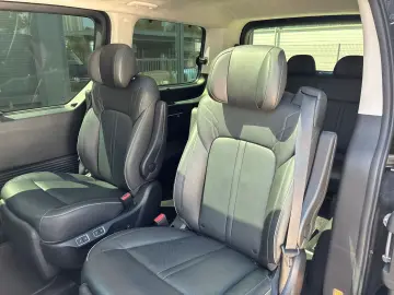 HYUNDAI Staria Signature 4WD 7-Sitzer 360Kamera Bose ACC