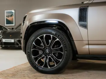LAND ROVER Defender OCTA