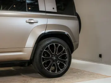 LAND ROVER Defender OCTA
