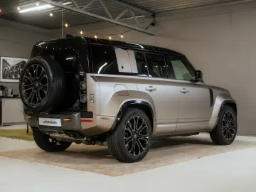 LAND ROVER Defender OCTA