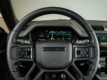 LAND ROVER Defender OCTA