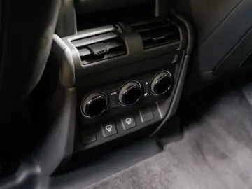 LAND ROVER Defender OCTA