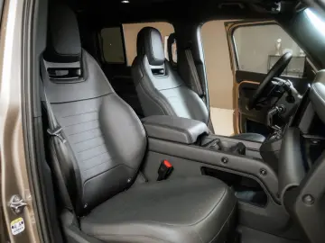 LAND ROVER Defender OCTA