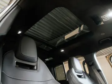 LAND ROVER Defender OCTA