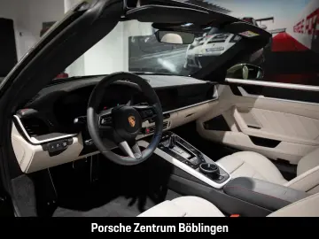 Porsche 992  4 GTS Cabrio Natooliv Burmester