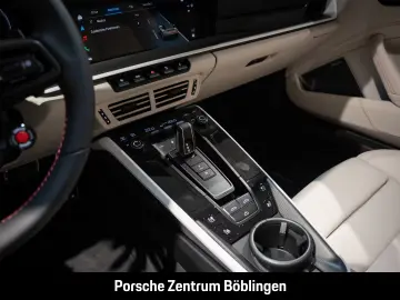 Porsche 992  4 GTS Cabrio Natooliv Burmester