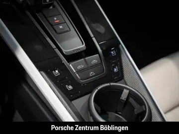 Porsche 992  4 GTS Cabrio Natooliv Burmester