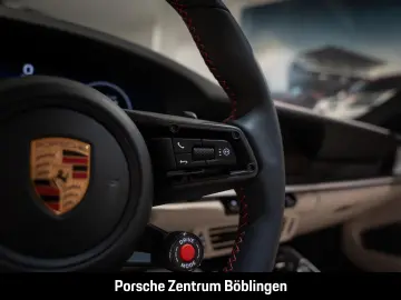 Porsche 992  4 GTS Cabrio Natooliv Burmester