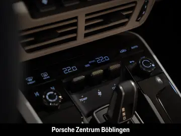 Porsche 992  4 GTS Cabrio Natooliv Burmester