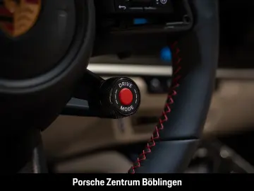 Porsche 992  4 GTS Cabrio Natooliv Burmester