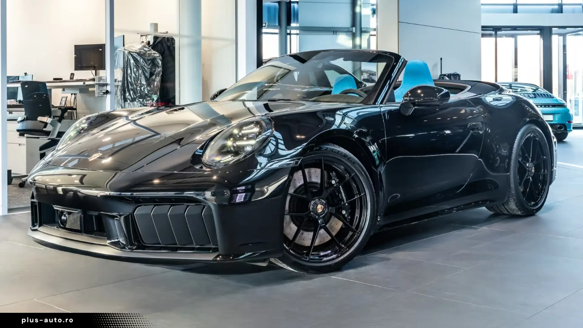 Porsche 992 911 Carrera 4 GTS Cabrio Burmester Rivierabl