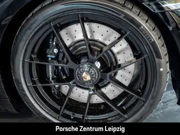 Porsche 992 911 Carrera 4 GTS Cabrio Burmester Rivierabl
