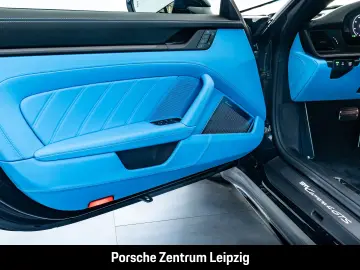 Porsche 992 911 Carrera 4 GTS Cabrio Burmester Rivierabl