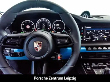 Porsche 992 911 Carrera 4 GTS Cabrio Burmester Rivierabl