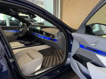 BMW 740d xDrive  PANO THEATRE DRV.-ASS.-PRO