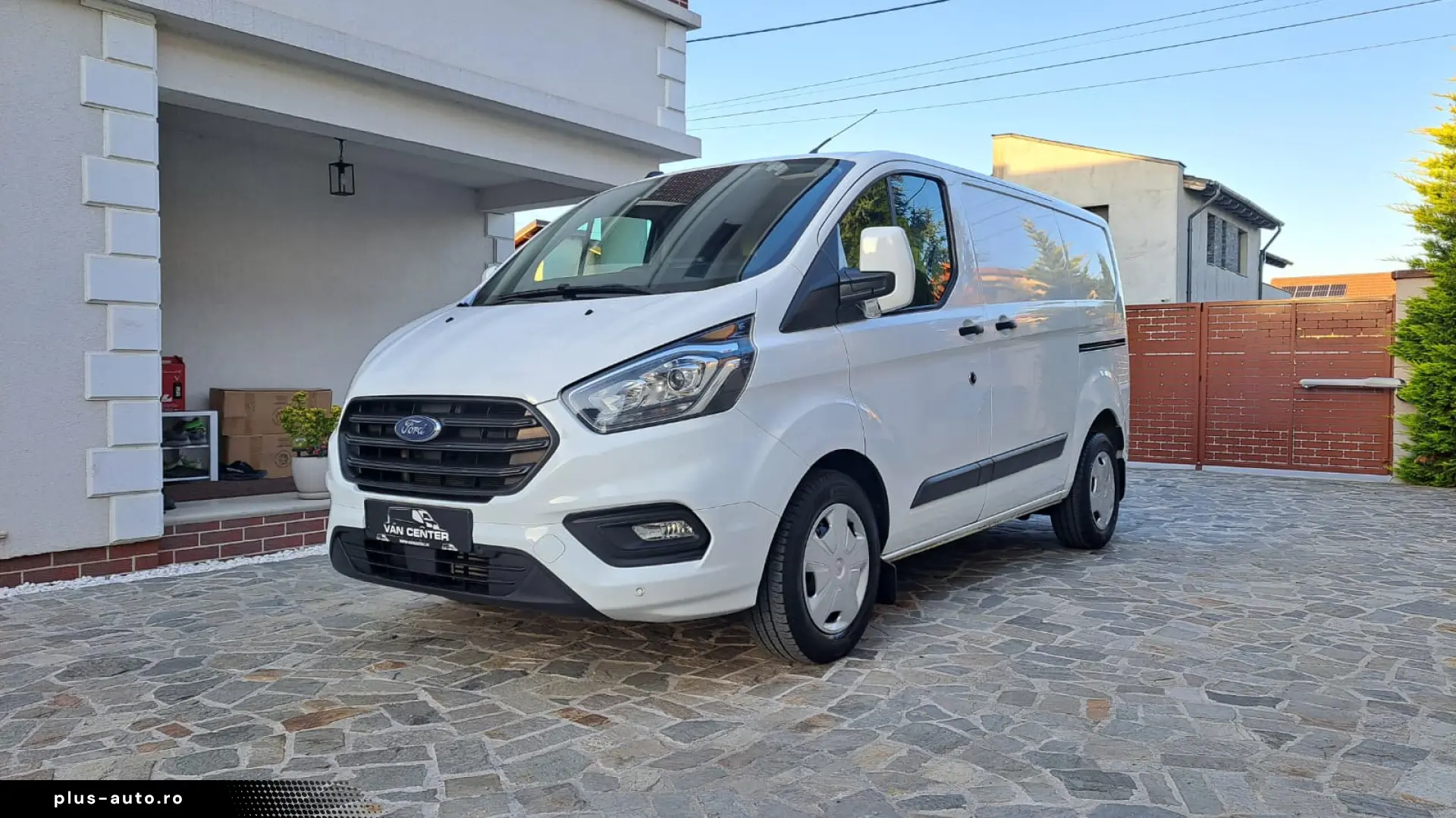 FORD CUSTOM VAN TREND L1H1 FWD A T