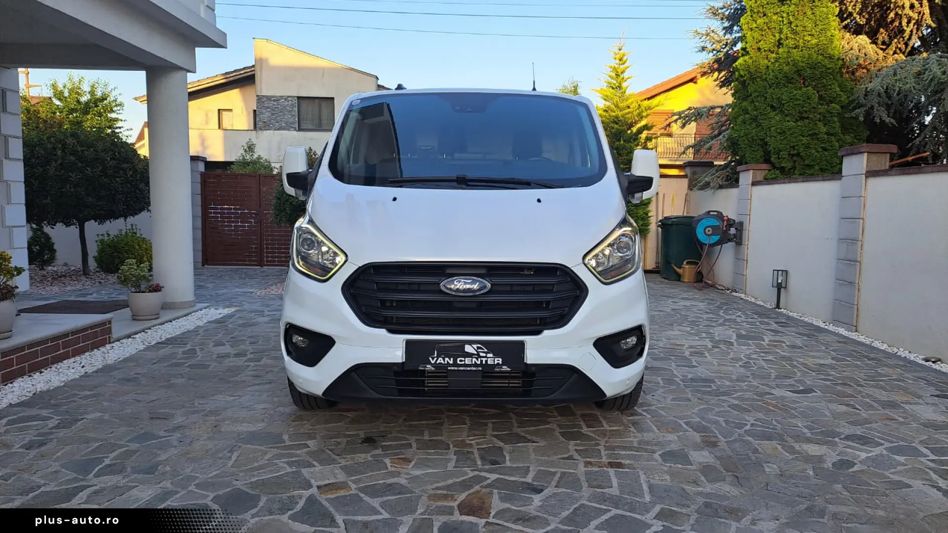 FORD CUSTOM VAN TREND L1H1 FWD A T