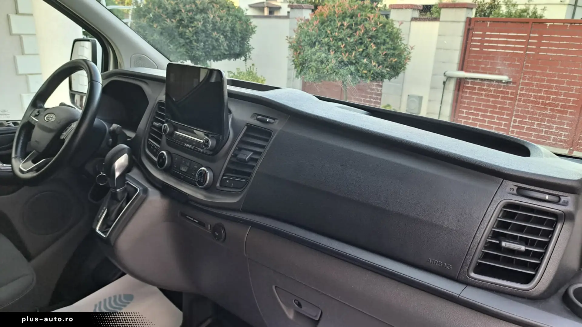 FORD CUSTOM VAN TREND L1H1 FWD A T
