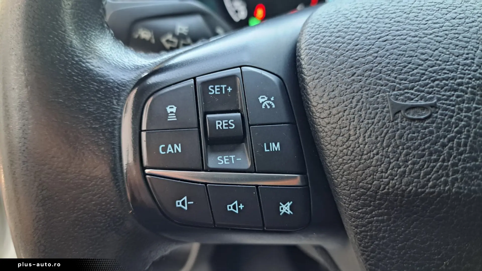 FORD CUSTOM VAN TREND L1H1 FWD A T