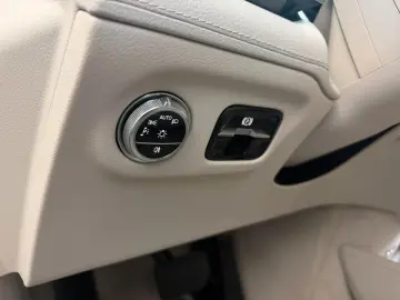 MERCEDES-BENZ EQS 450 4M AMG-LINE HYPESCREEN PANO SI…