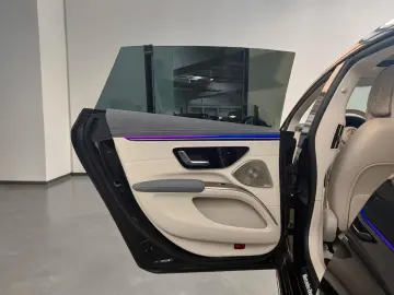MERCEDES-BENZ EQS 450 4M AMG-LINE HYPESCREEN PANO SI…