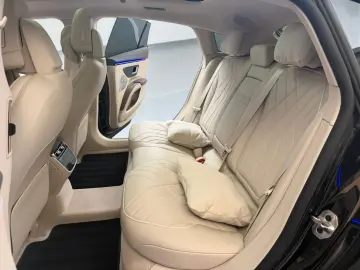 MERCEDES-BENZ EQS 450 4M AMG-LINE HYPESCREEN PANO SI…