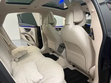 MERCEDES-BENZ EQS 450 4M AMG-LINE HYPESCREEN PANO SI…