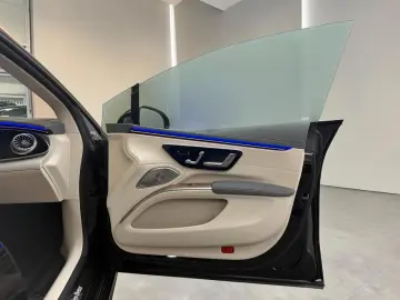 MERCEDES-BENZ EQS 450 4M AMG-LINE HYPESCREEN PANO SI…