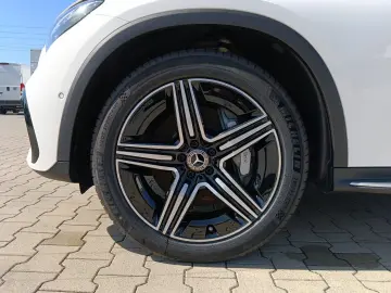 MERCEDES-BENZ GLC 300 d AMG Line 4Matic 360