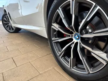 BMW X5 xDrive50e Hybrid M Sport AHK Pano. Massage
