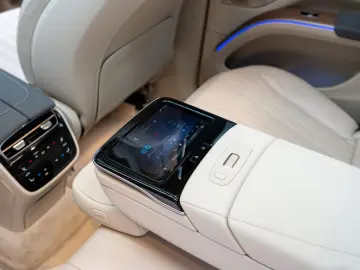 MERCEDES-BENZ EQS SUV 580 4M AMG Sport Premium  7-Si…