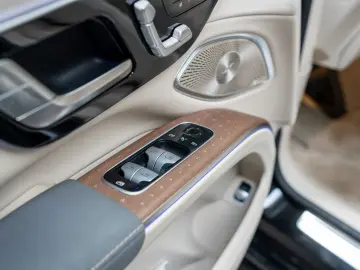 MERCEDES-BENZ EQS SUV 580 4M AMG Sport Premium  7-Si…