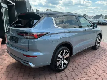 MITSUBISHI PHEV Outlander
