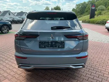 MITSUBISHI PHEV Outlander
