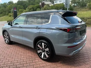 MITSUBISHI PHEV Outlander