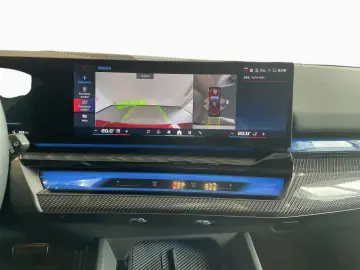 BMW i5 M60 xD Tour. M PRO DAPr Pano