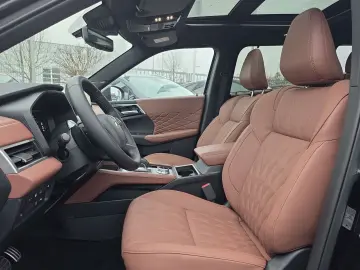 MITSUBISHI Plug-in Hybrid Outlander Top 4WD Luxury