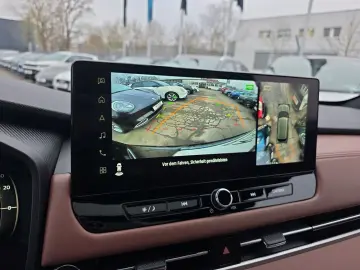 MITSUBISHI Plug-in Hybrid Outlander Top 4WD Luxury