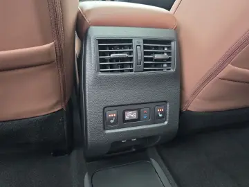 MITSUBISHI Plug-in Hybrid Outlander Top 4WD Luxury