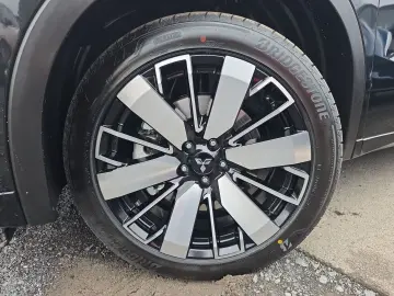 MITSUBISHI Plug-in Hybrid Outlander Top 4WD Luxury