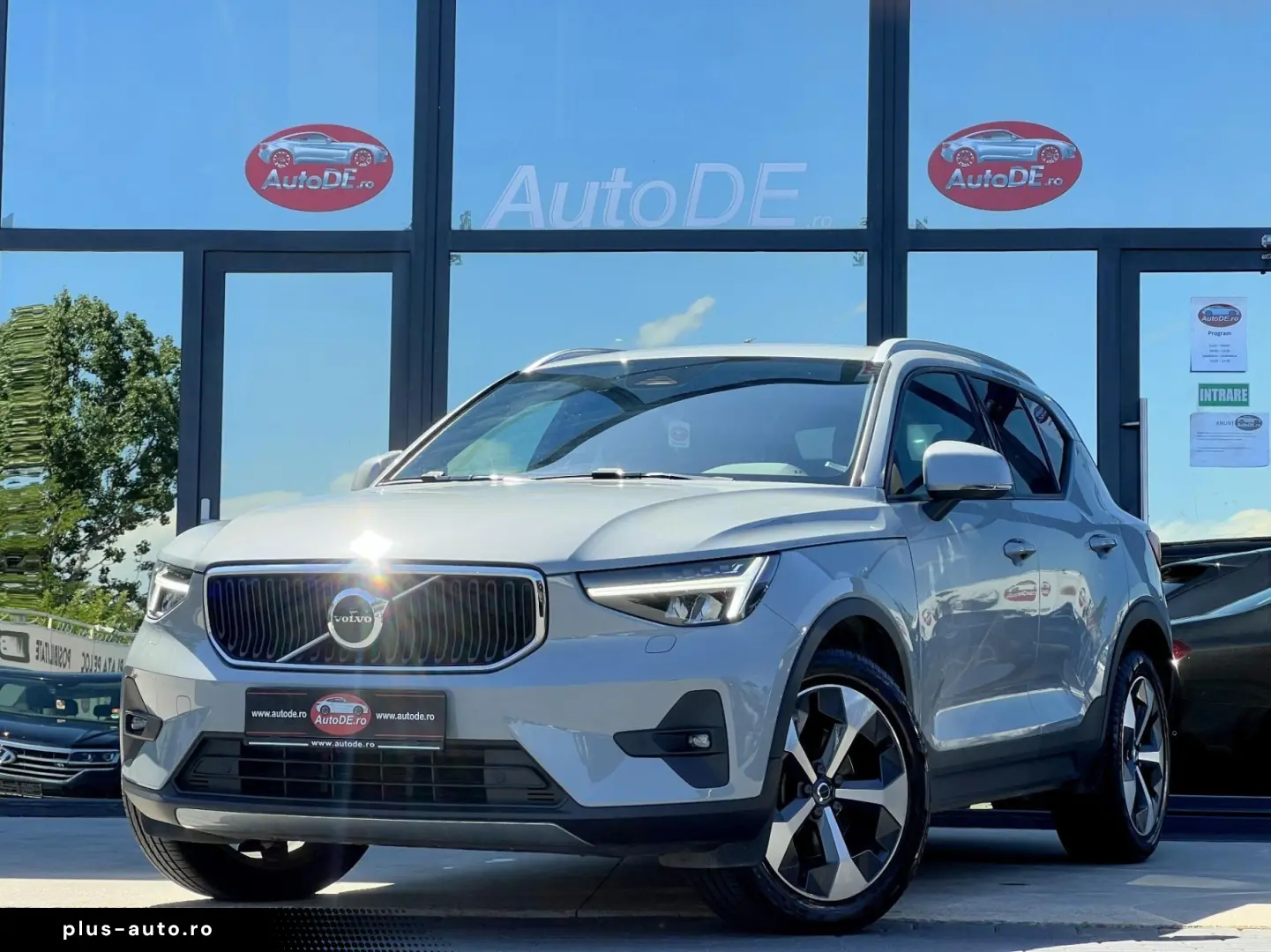 VOLVO XC40 2023
