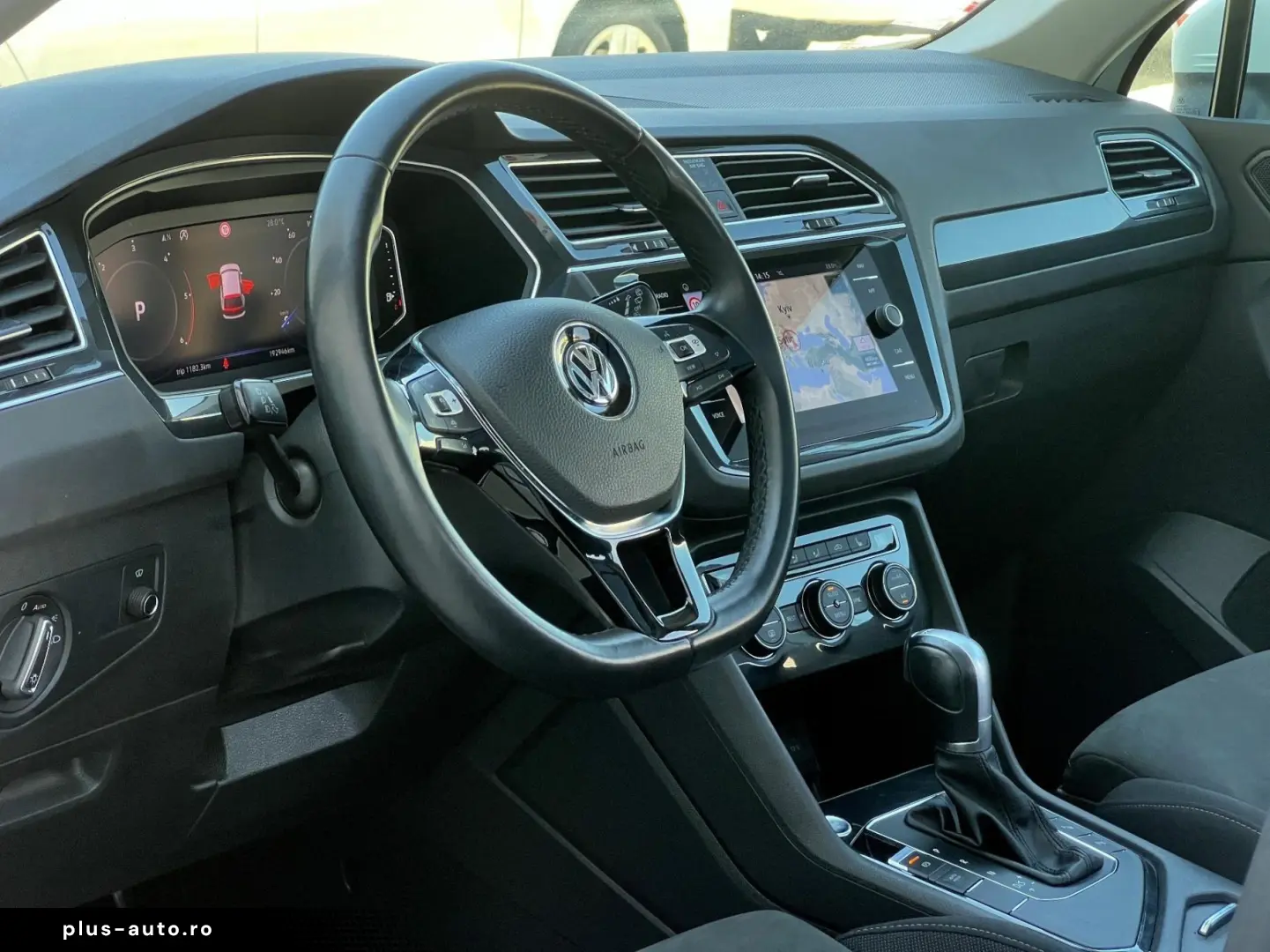 VOLKSWAGEN Tiguan 2019 — imagine 11