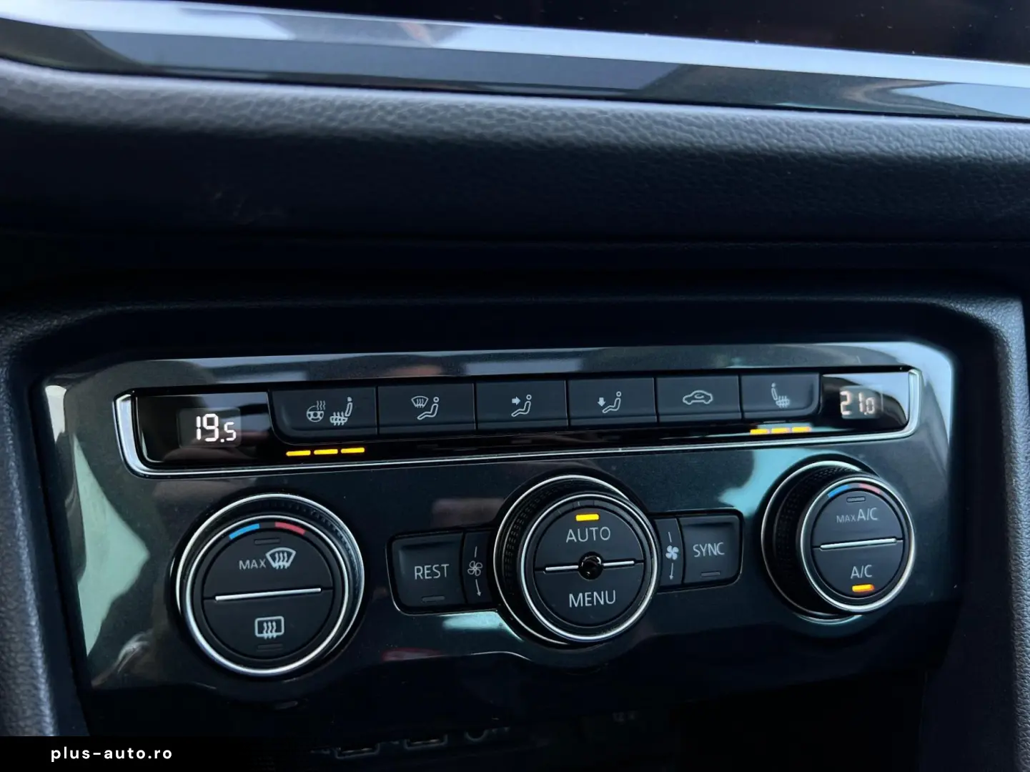 VOLKSWAGEN Tiguan 2019 — imagine 17