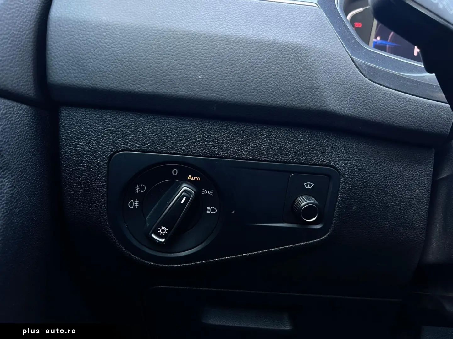 VOLKSWAGEN Tiguan 2019 — imagine 24