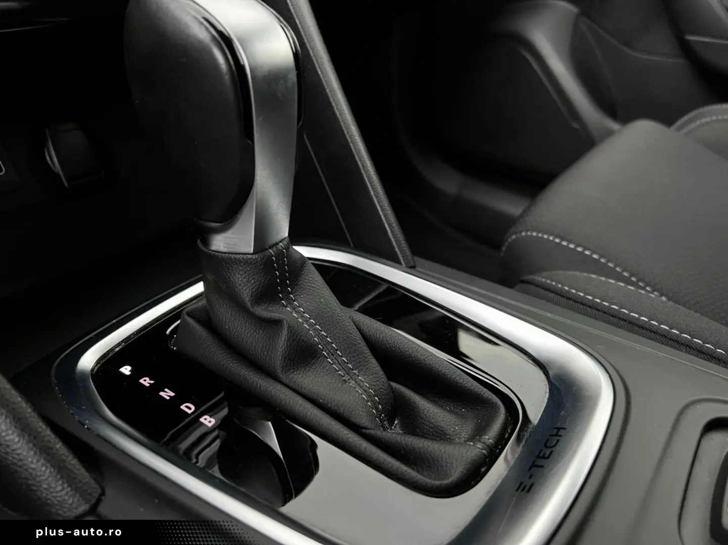RENAULT Megane 2021 — imagine 12