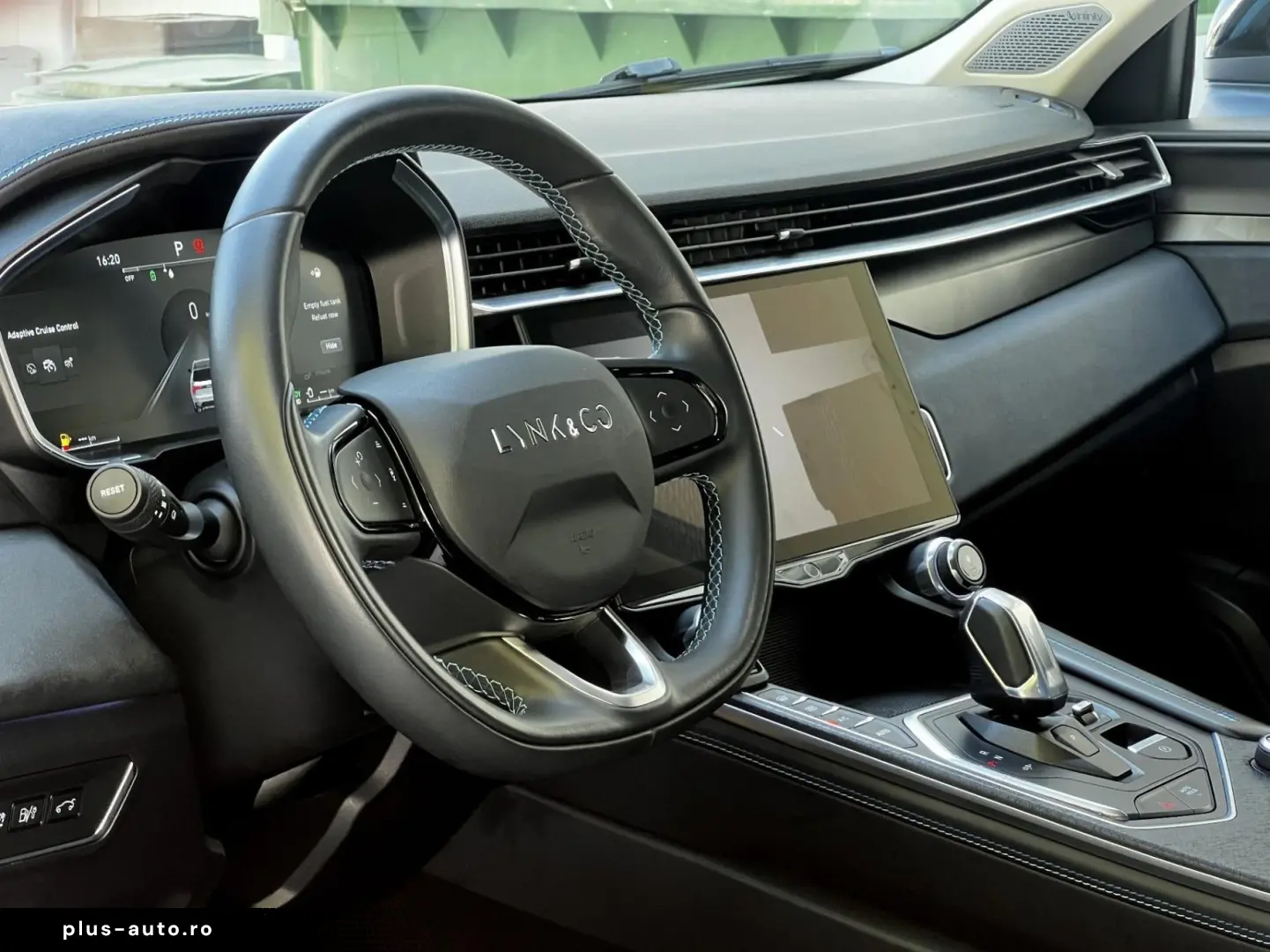 Lynk-Co 01